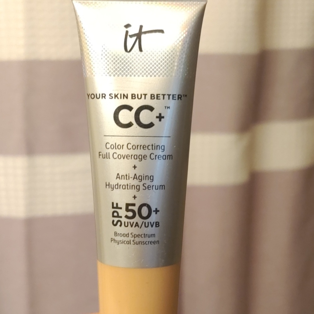 IT CC+ 50 SPF Medium Shade